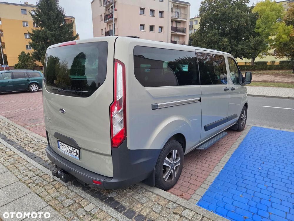 Ford Tourneo Custom - 6