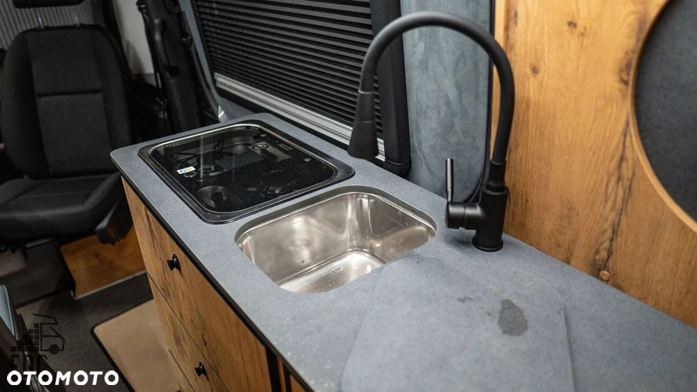 Mercedes-Benz SPRINTER - 12
