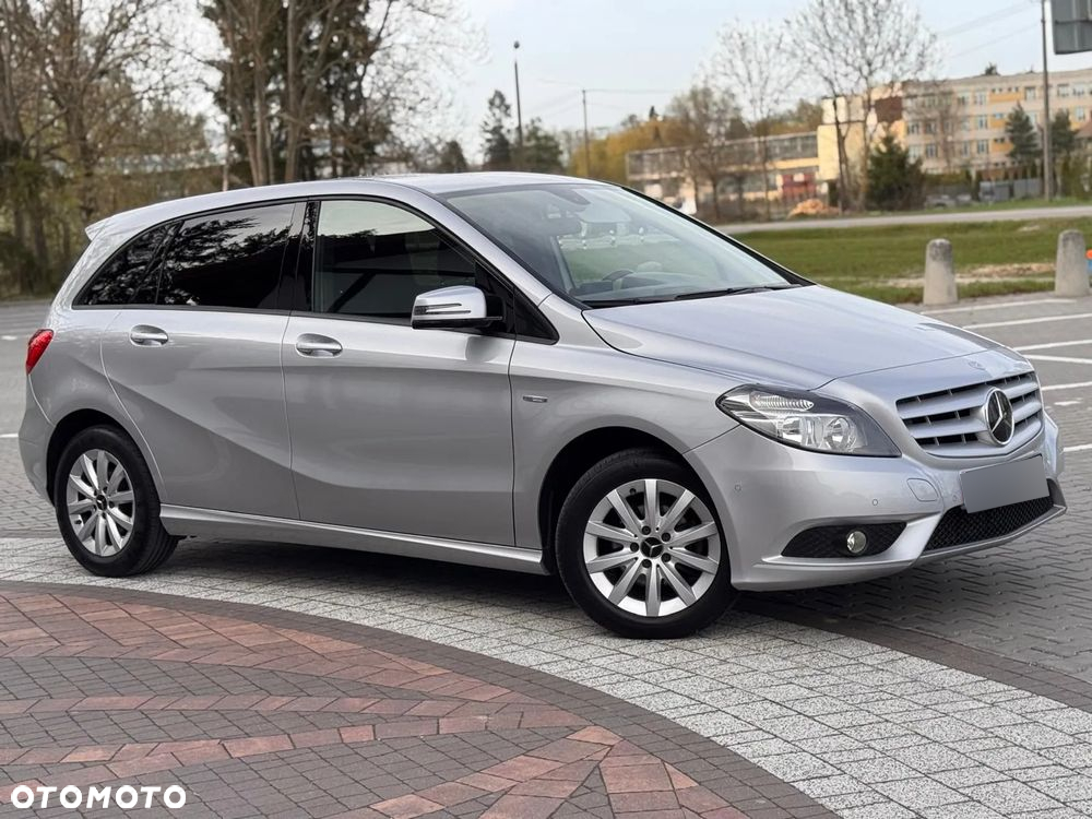 Mercedes-Benz Klasa B 180 (BlueEFFICIENCY) - 16