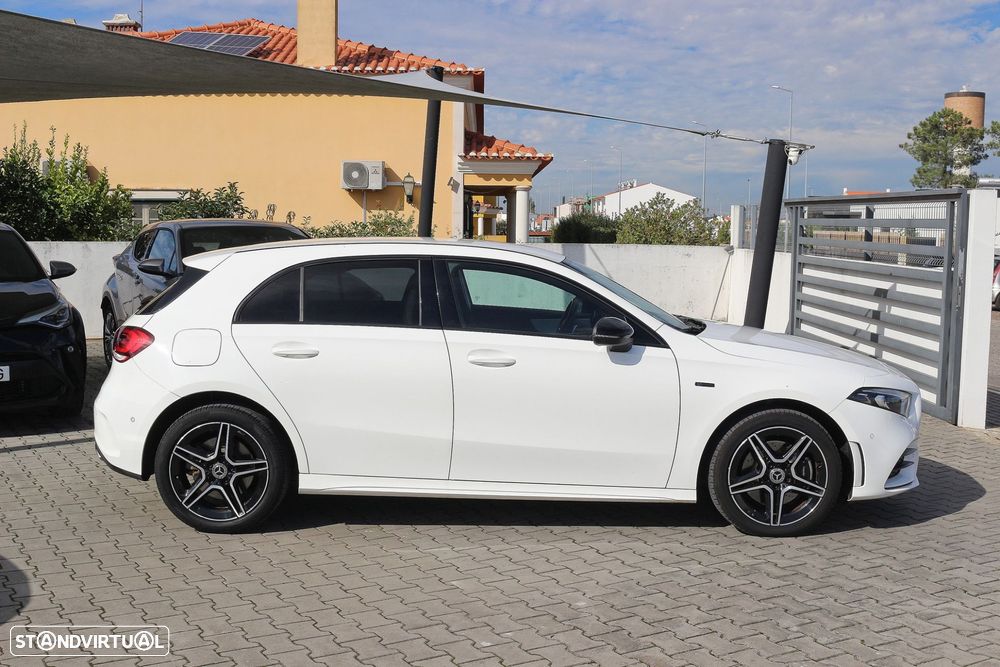 Mercedes-Benz A 250 e AMG Line - 23