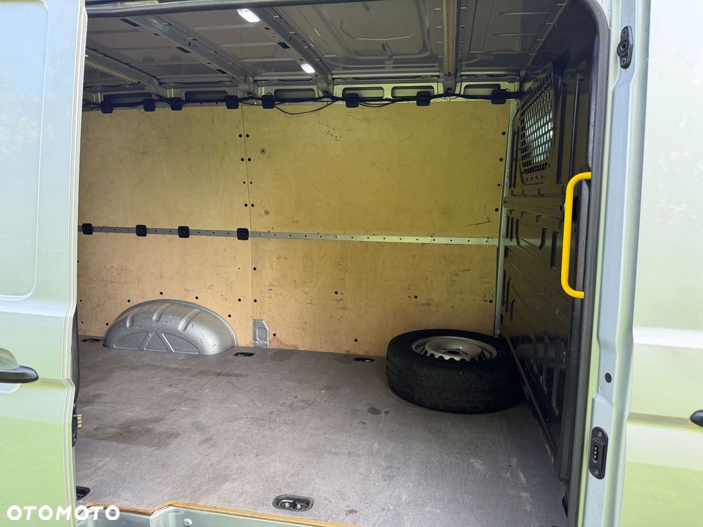 Volkswagen Crafter - 17