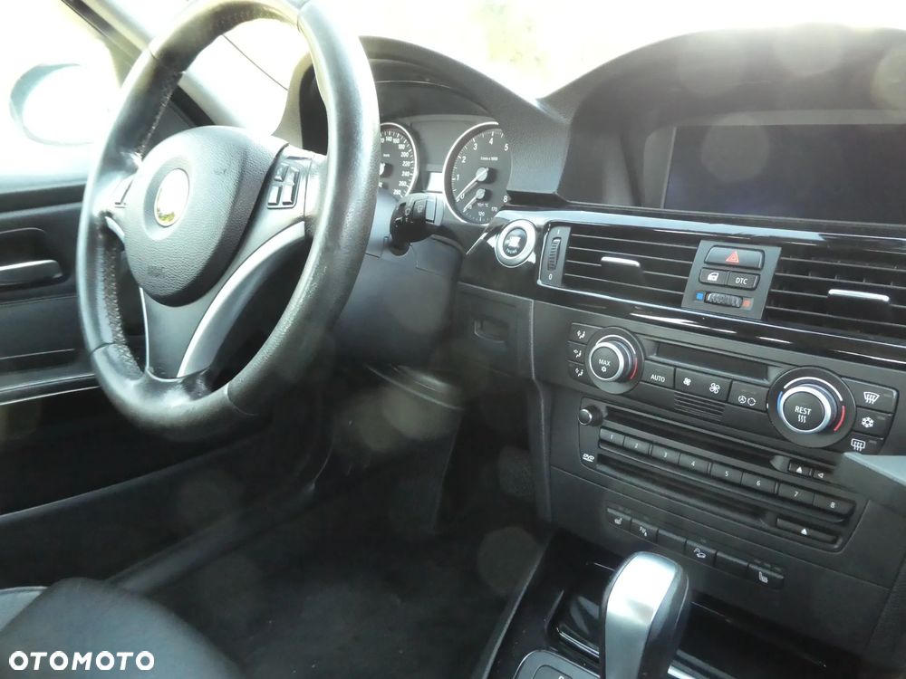 BMW Seria 3 335i xDrive - 10