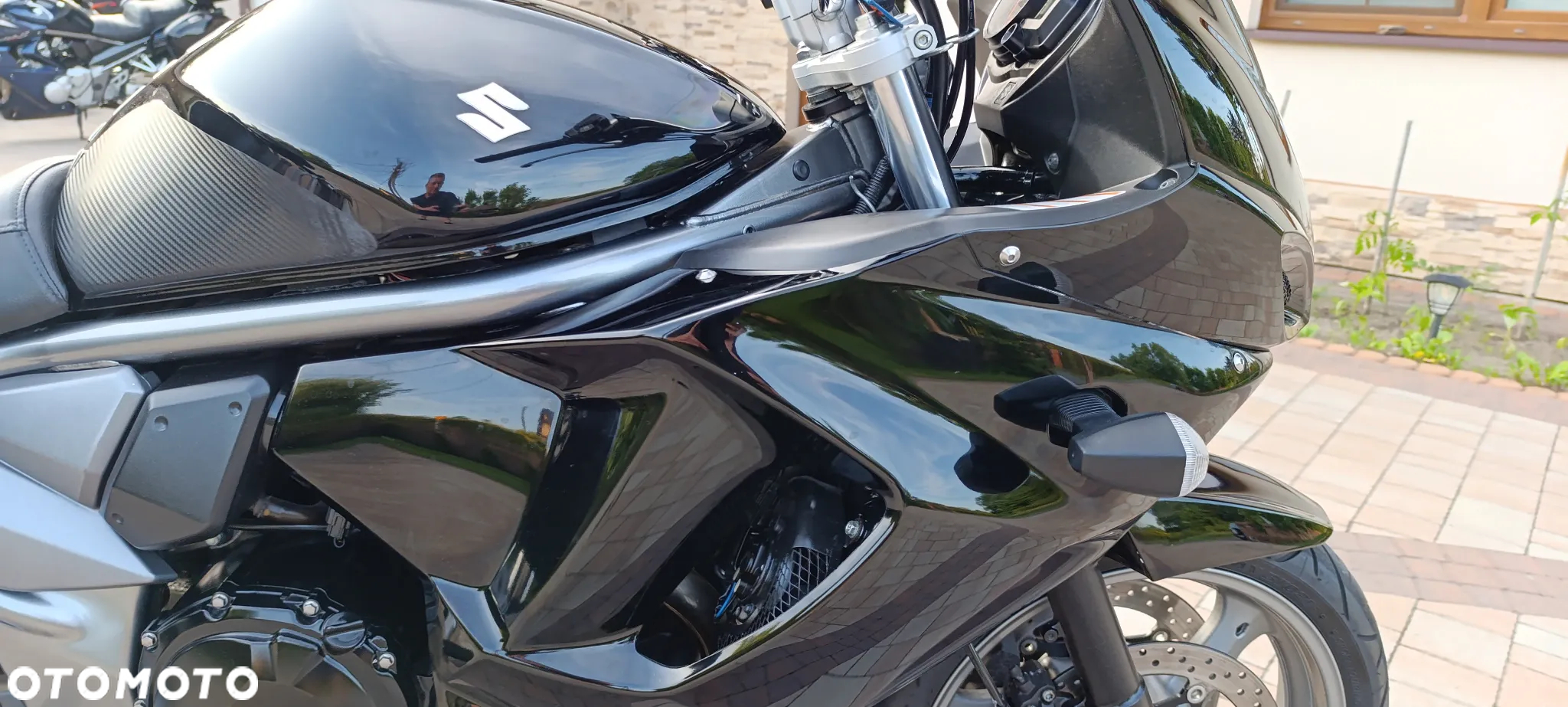 Suzuki GSX - 27