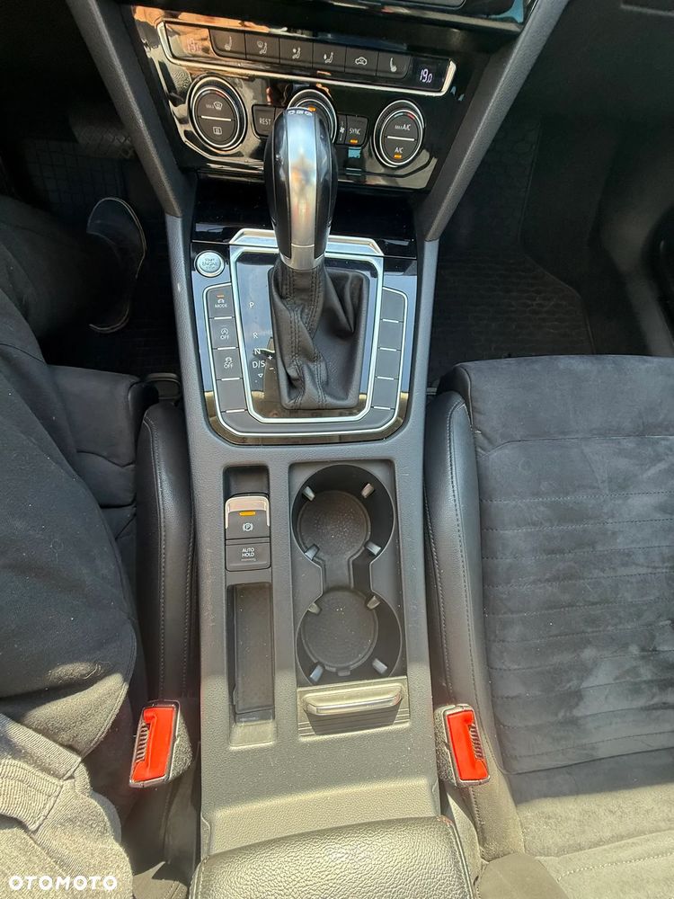 Volkswagen Passat - 22