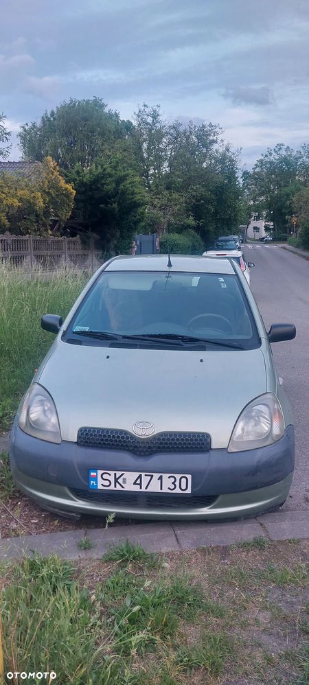 Toyota Yaris 1.0 Base - 8