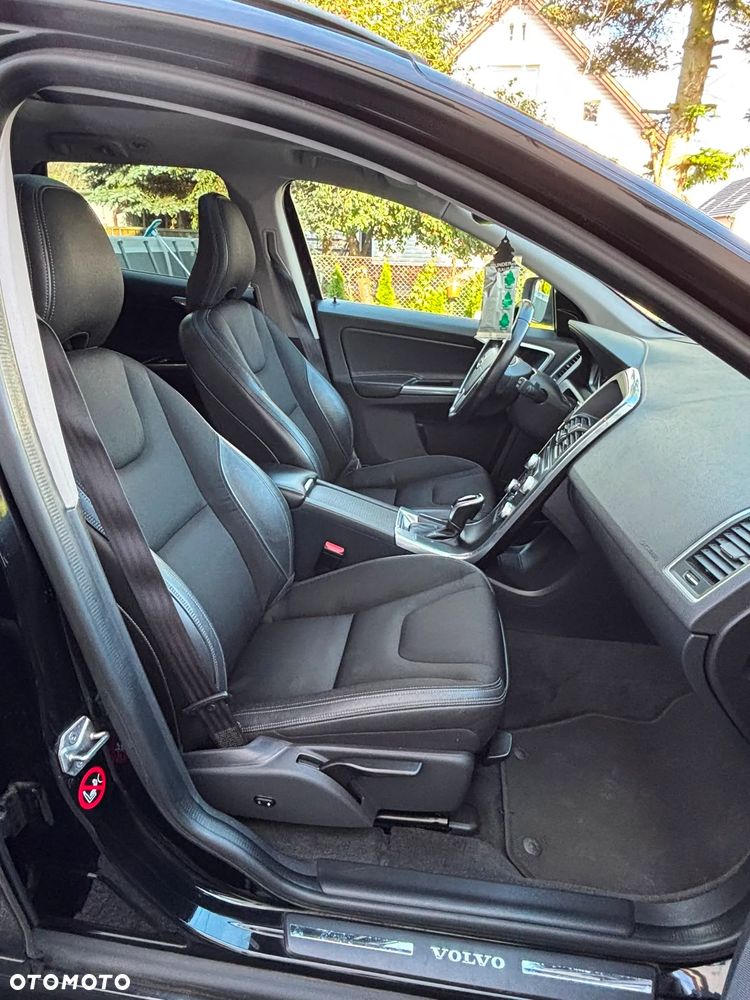 Volvo XC 60 D4 Geartronic Summum - 18