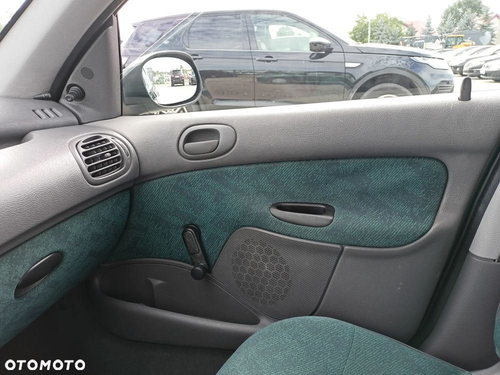 Peugeot 206 - 15