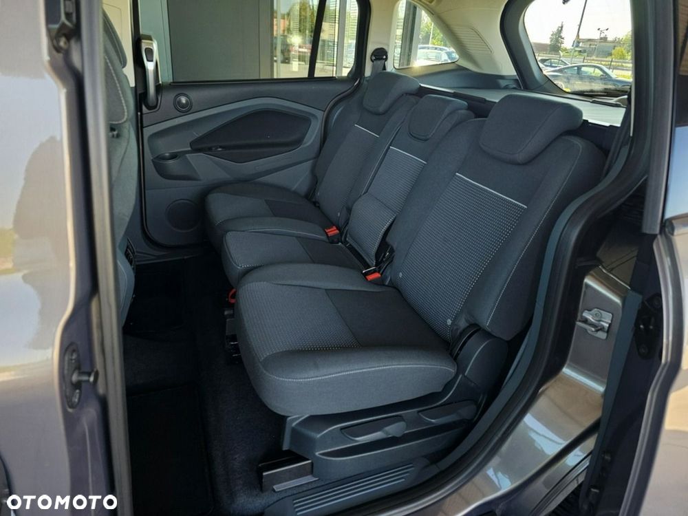 Ford Grand C-MAX - 24