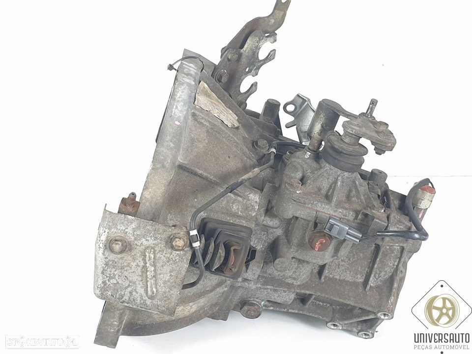 CAIXA VELOCIDADES TOYOTA YARIS 2003 - 4