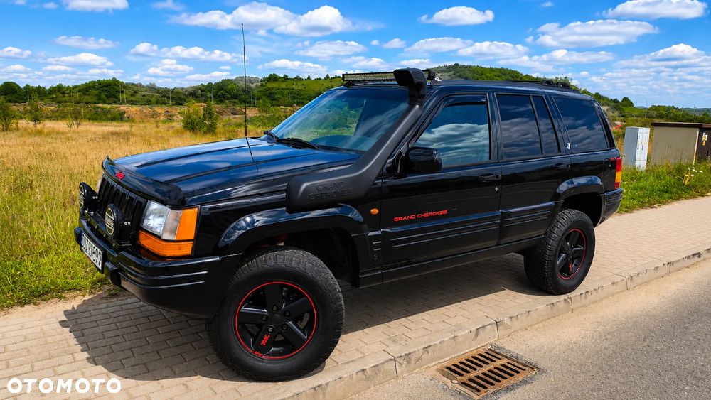 Jeep Grand Cherokee - 1