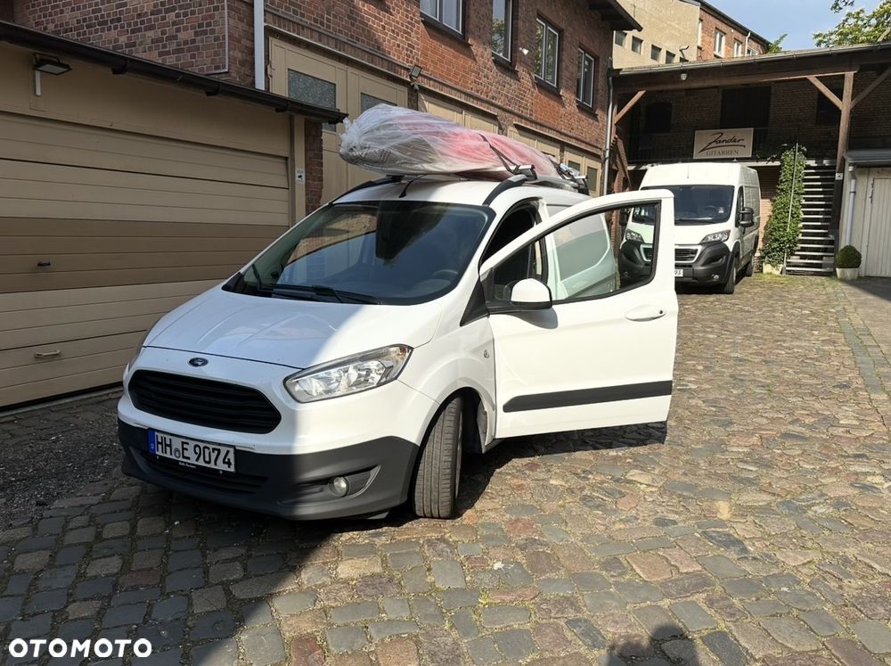 Ford Transit Courier - 21