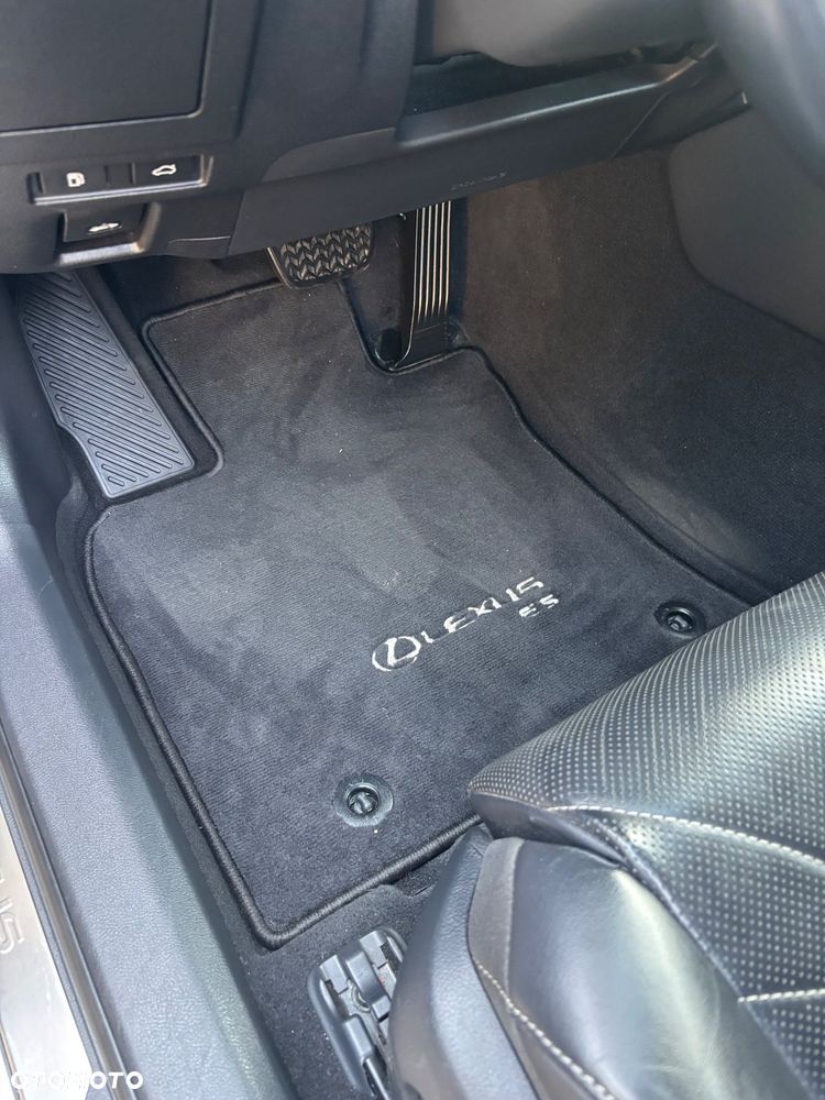 Lexus ES - 13