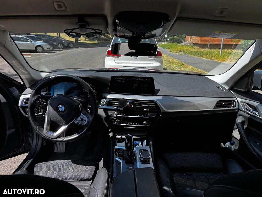 BMW Seria 5 520i AT - 9