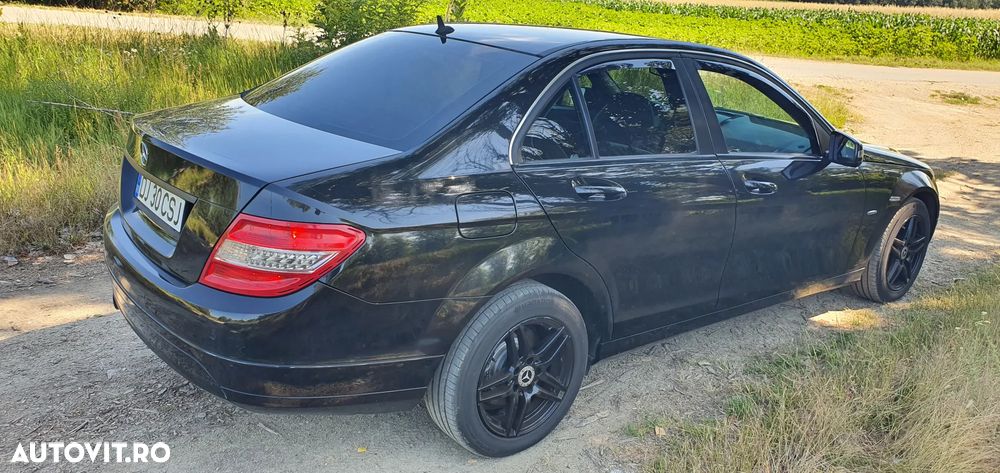 Mercedes-Benz C - 12