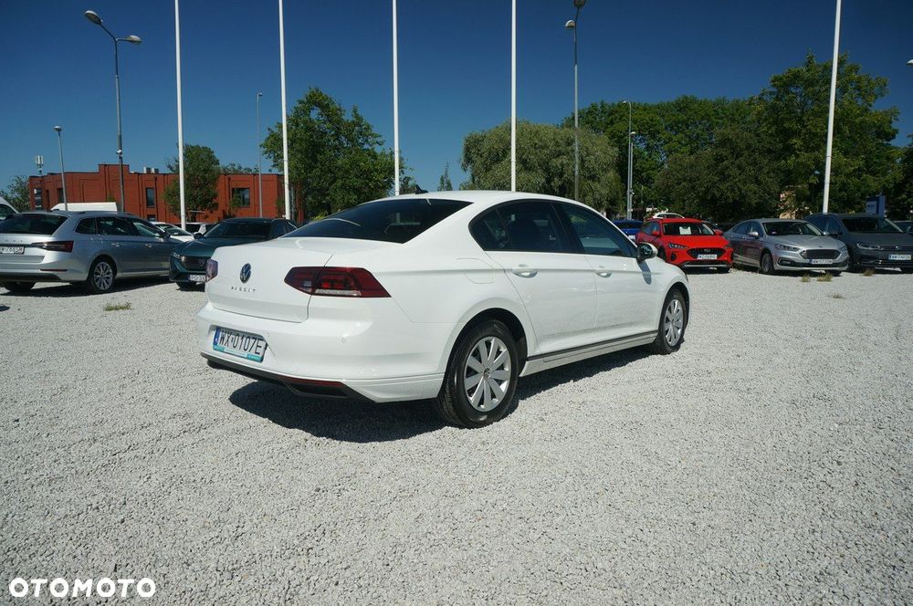 Volkswagen Passat 2.0 TDI EVO Essence DSG - 7