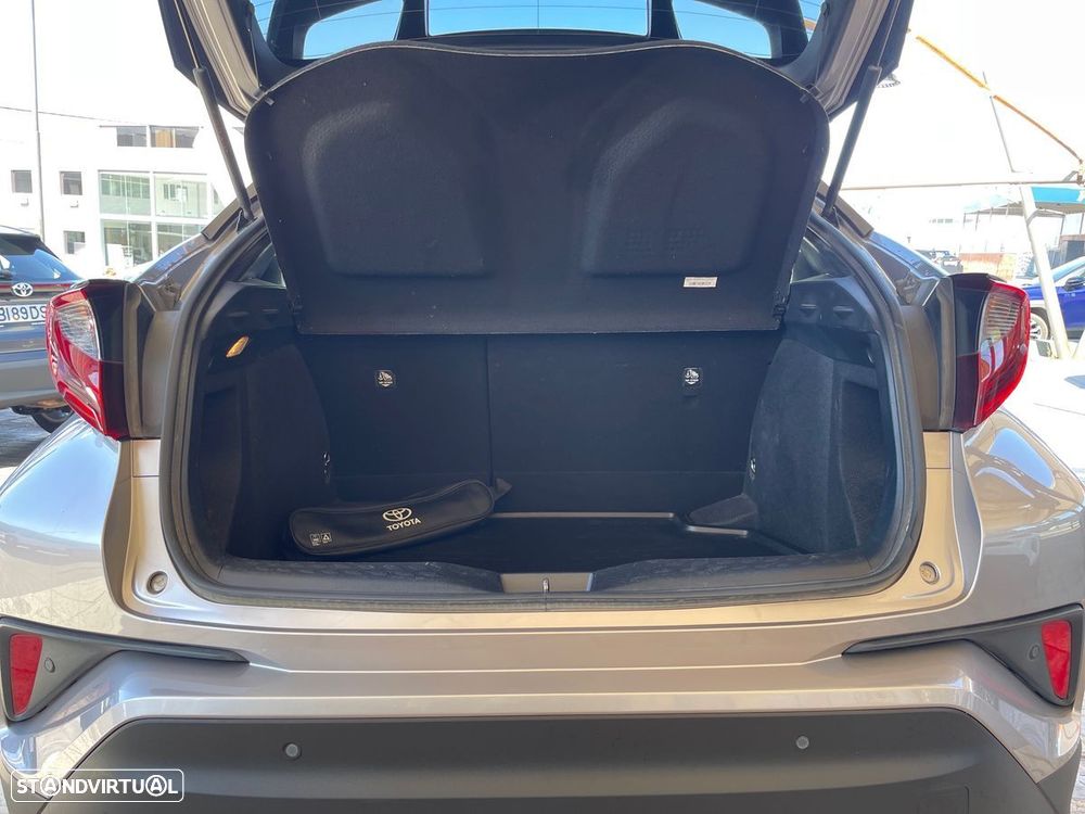 Toyota C-HR 1.8 Hybrid Square Collection - 18