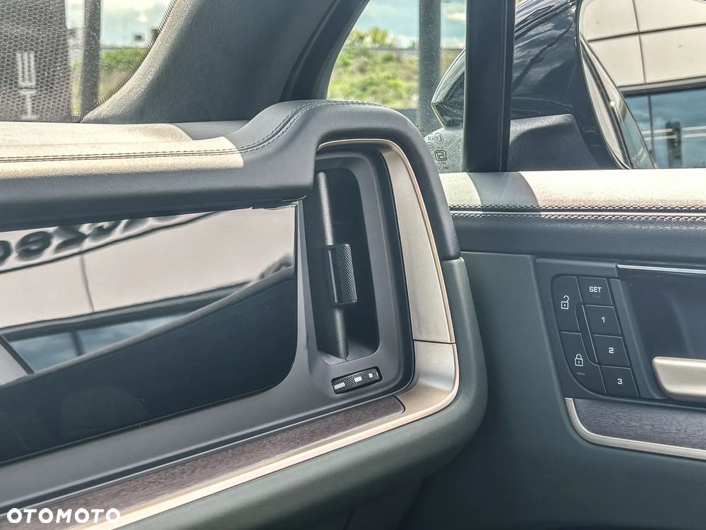 Porsche Cayenne - 28