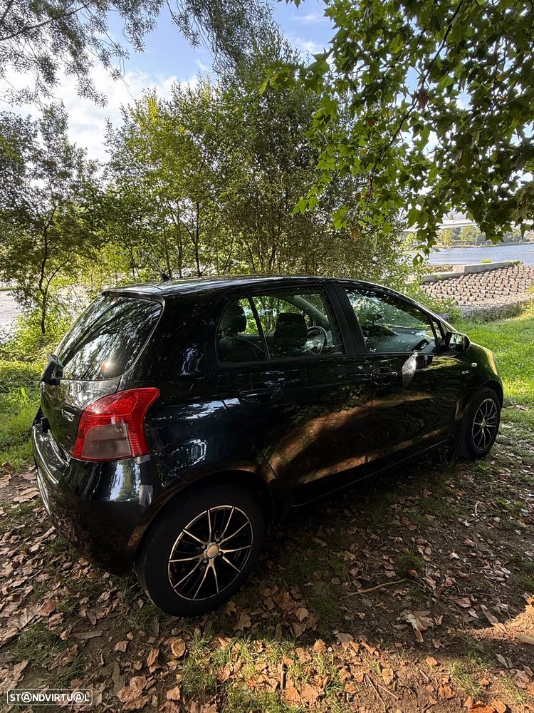 Toyota Yaris 1.4 D-4D AC - 3
