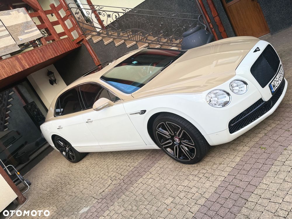 Bentley Flying Spur V8 Convertible - 13