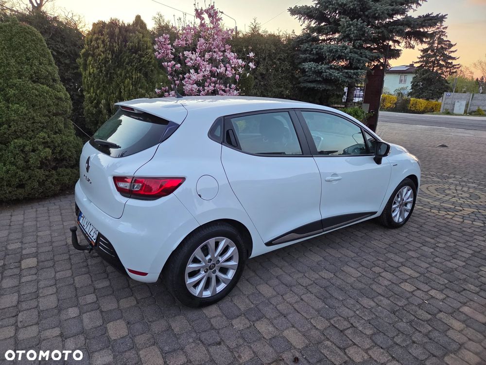 Renault Clio 1.2 16V 75 Expression - 19