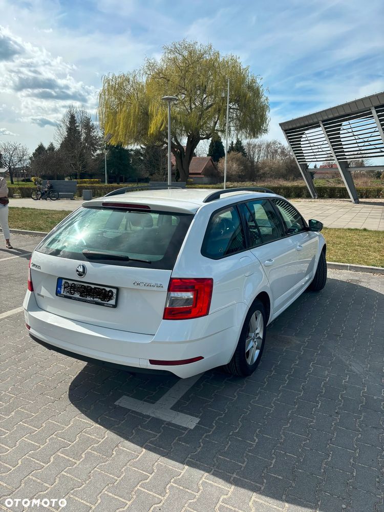 Skoda Octavia 1.6 TDI Ambition DSG - 9