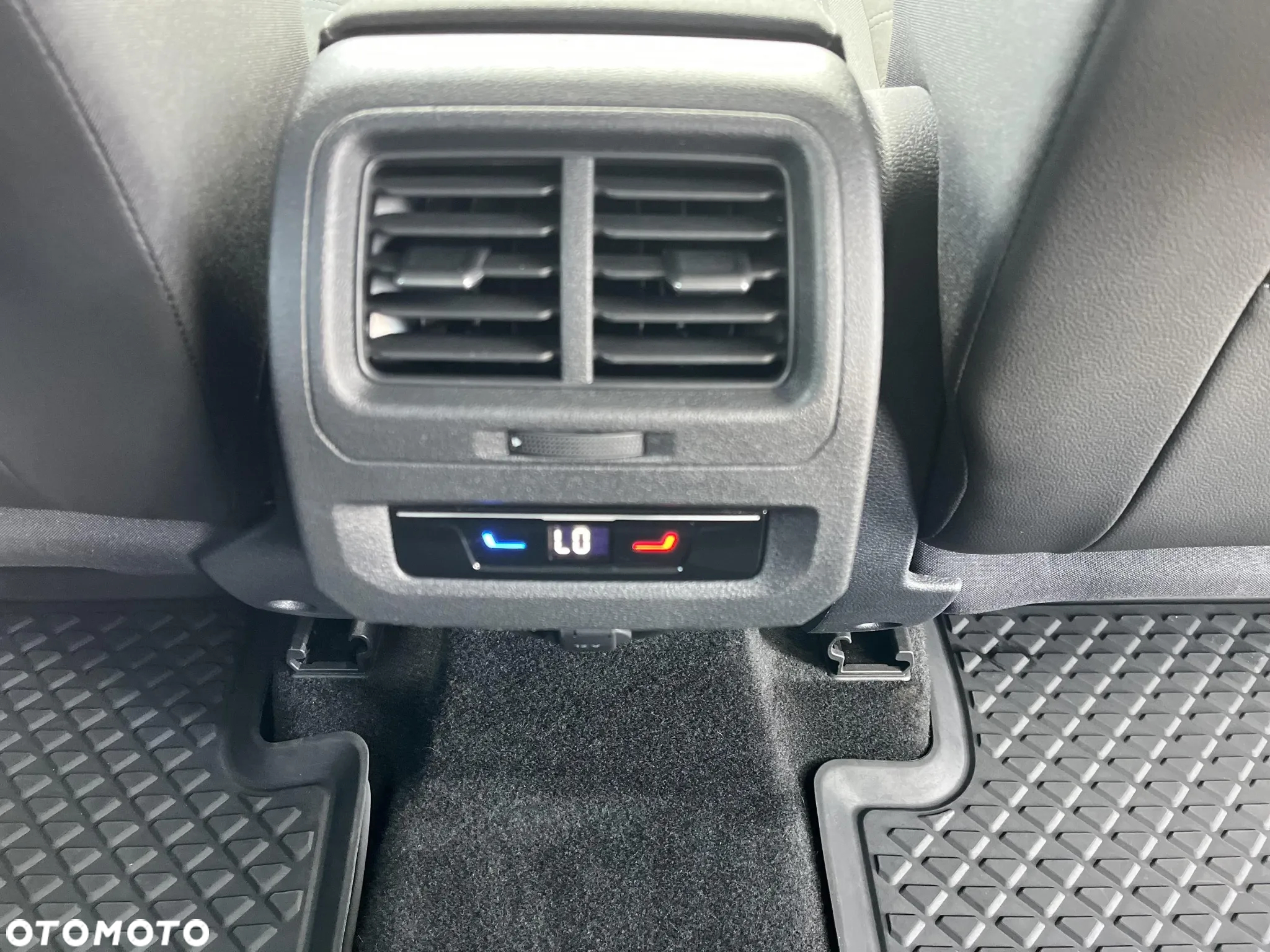 Volkswagen Touran 1.5 TSI EVO Highline DSG - 23