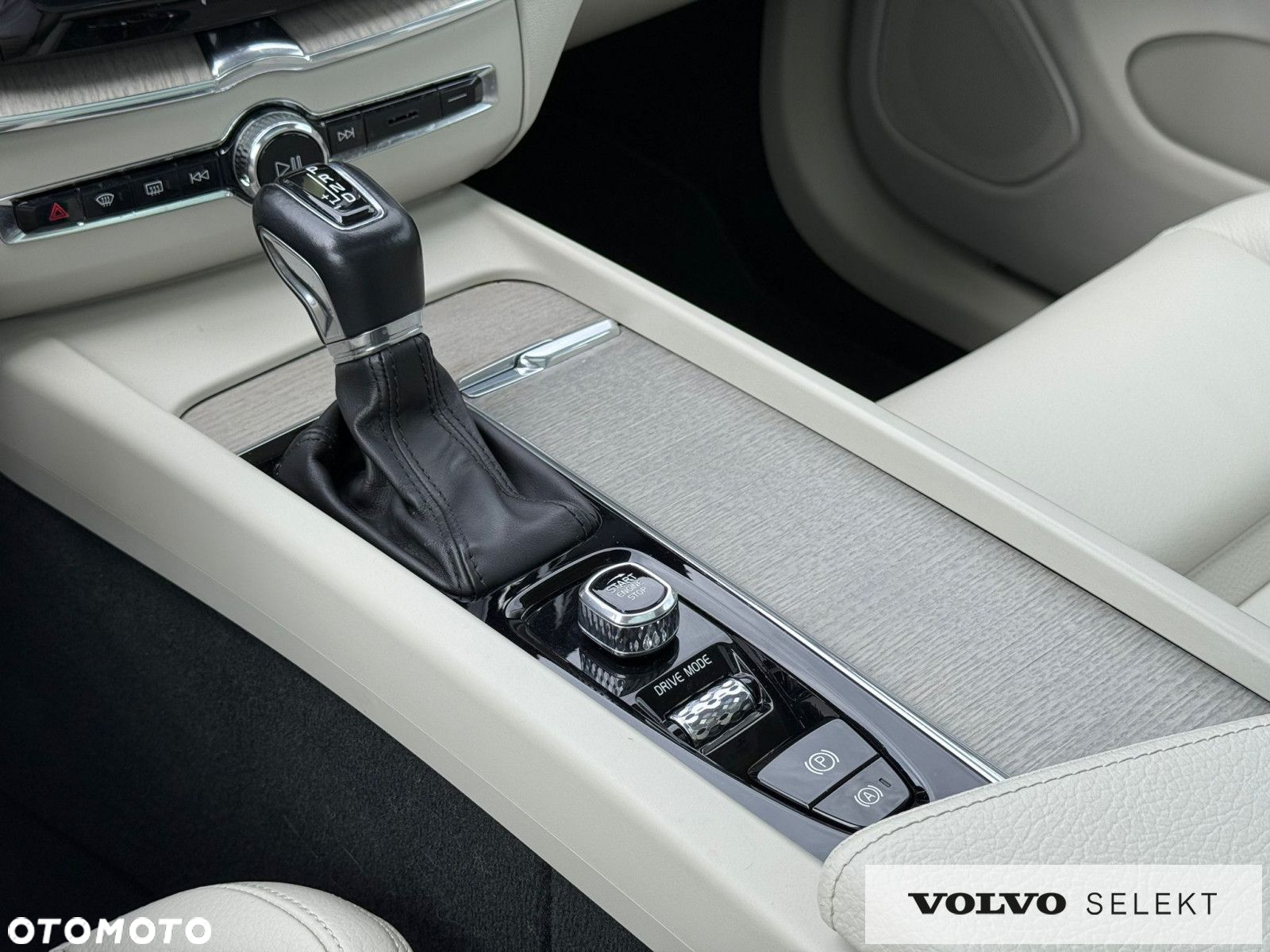 Volvo XC 60 - 30