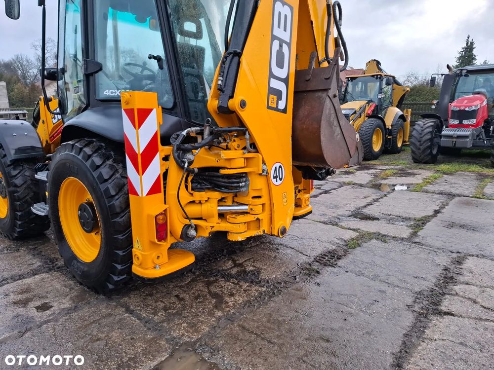 JCB 4CX - 30