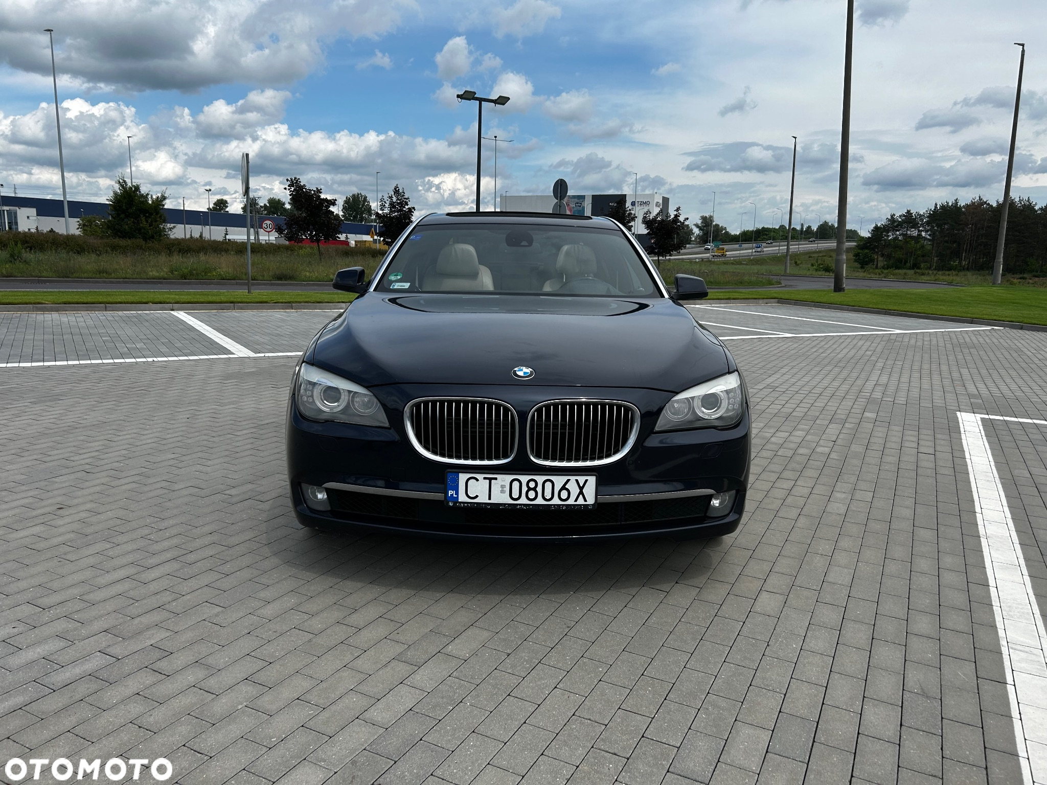 BMW Seria 7 750i L xDrive - 8