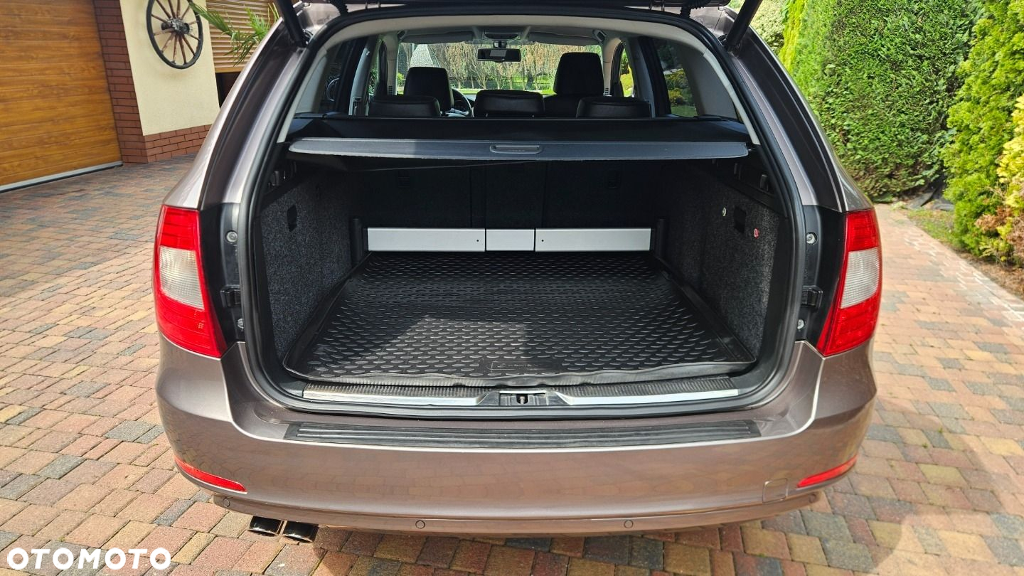 Skoda Superb Combi 1.8 TSI DSG Exclusive - 22