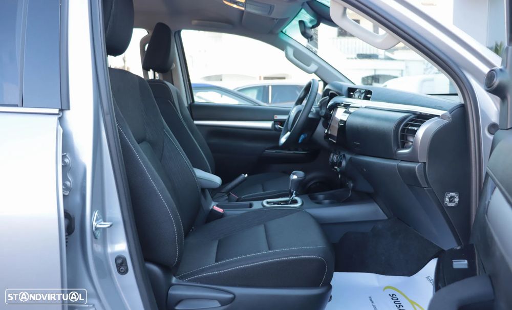 Toyota Hilux 2.4 D-4D 4WD CD CH Aut. - 11