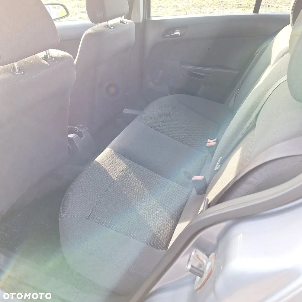 Opel Astra - 16