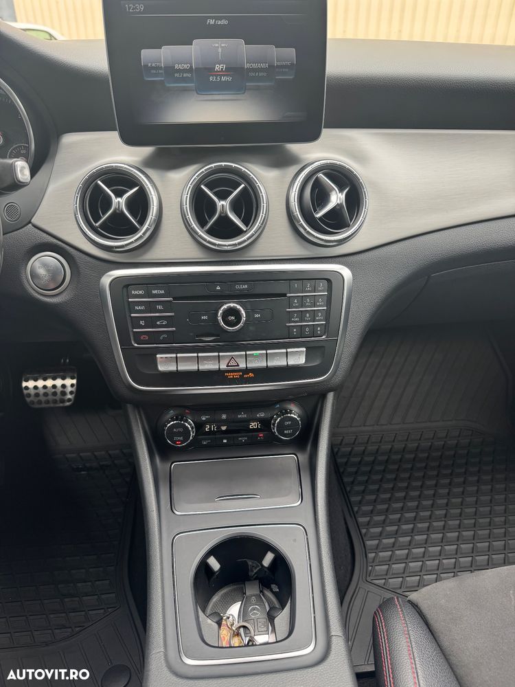 Mercedes-Benz CLA 200 d 7G-DCT - 13
