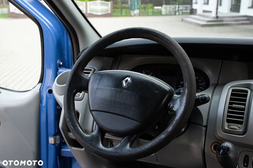 Renault Trafic 2.0 dCi 115 FAP Grand Passenger Black Edition - 31