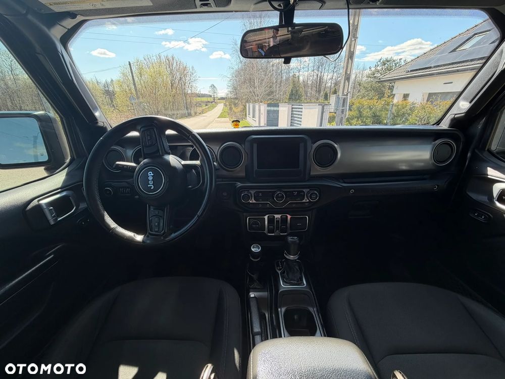 Jeep Wrangler - 9