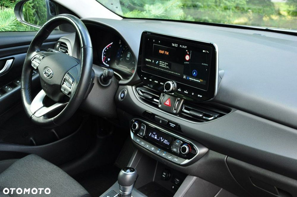 Hyundai i30 1.6 CRDI DCT Select - 28