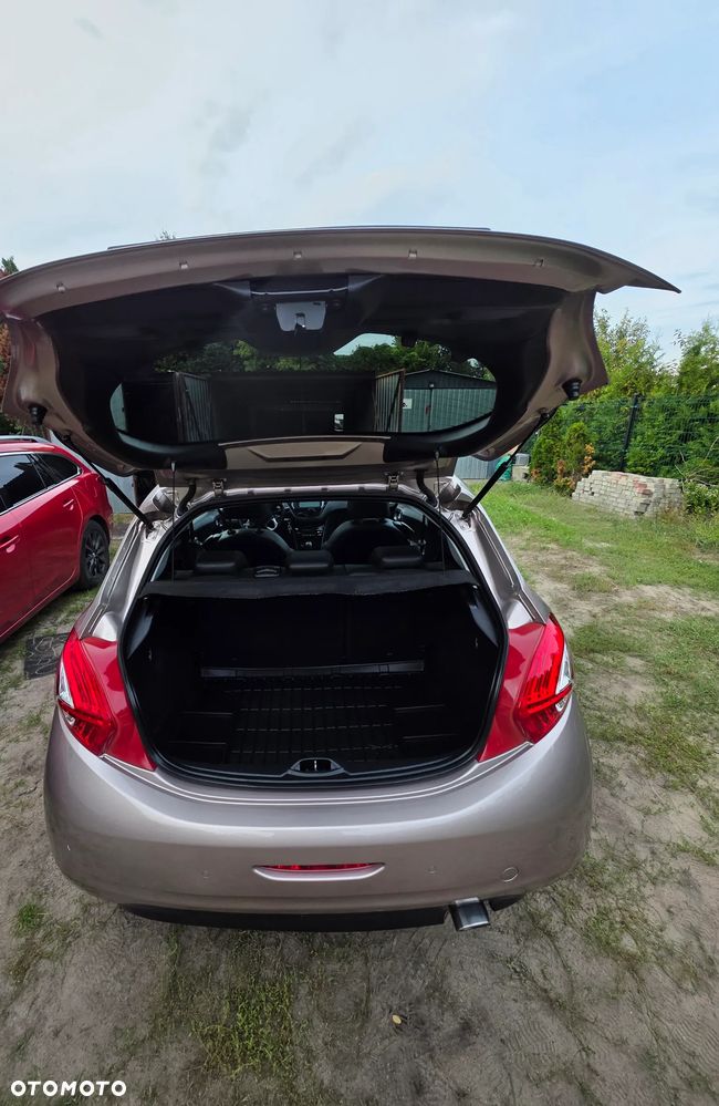 Peugeot 208 1.2 PureTech Active - 8