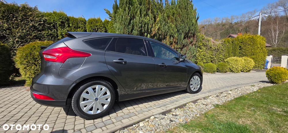 Ford Focus 1.6 Trend - 10