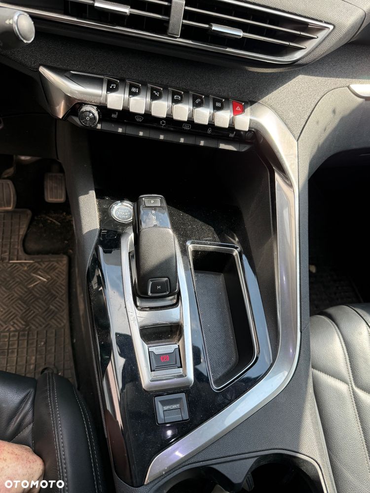 Peugeot 3008 PureTech 130 Stop & Start GPF EAT8 Allure Business-Paket - 13