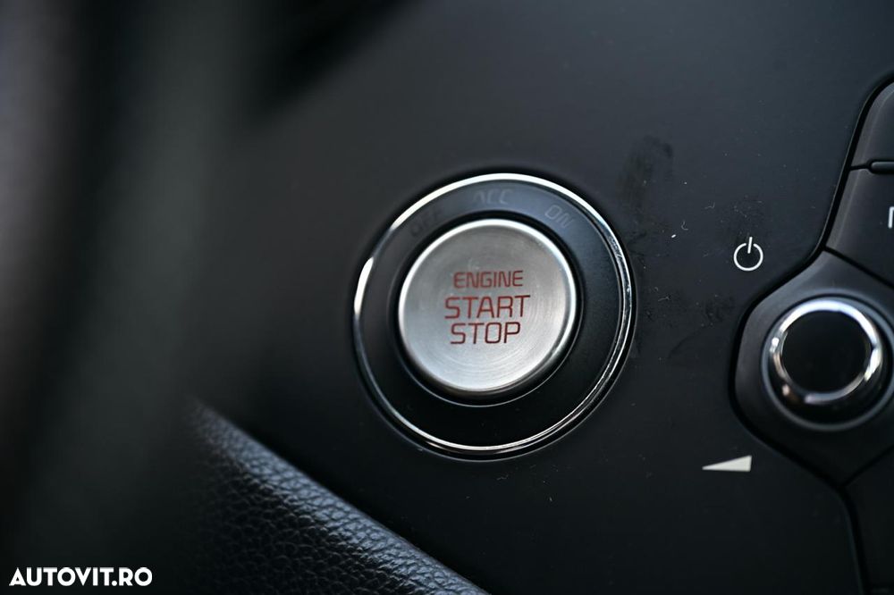 Kia Ceed 1.6 CRDi 136 ISG GT Line - 33