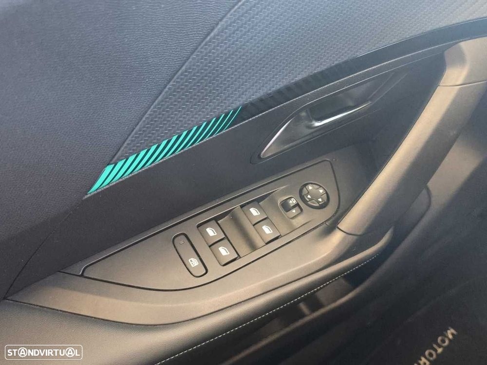 Peugeot 2008 1.2 PureTech Allure Pack EAT8 - 20