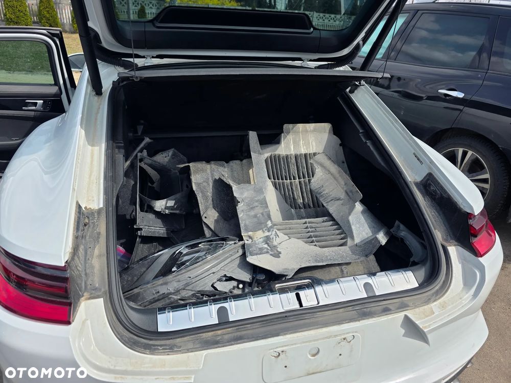 Porsche Panamera 4S Executive - 9