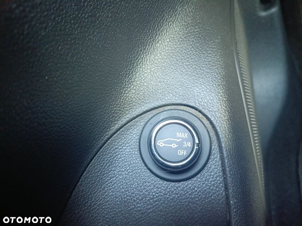 Opel Astra 1.6 CDTI Dynamic S&S - 26