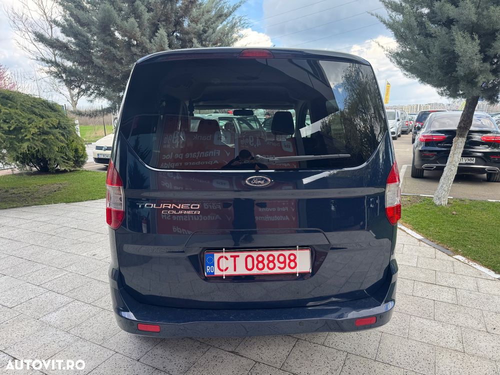 Ford Tourneo Courier 1.5 TDCi S&S Ambiente - 16