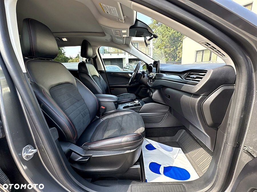 Ford Escape 2.0 EcoBoost AWD Titanium - 29