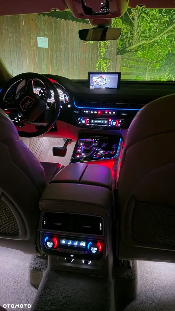 Audi Q7 - 8