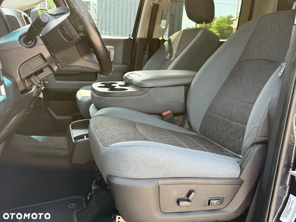 RAM 1500 Crew Cab Shortbed Bighorn - 36