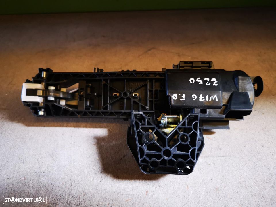 MERCEDES A W176 PUXADOR PORTA FRENTE DIREITA - Z250 - 5