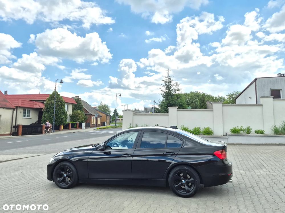 BMW Seria 3 320d Efficient Dynamics Edition Blue Perf Luxury Line - 3