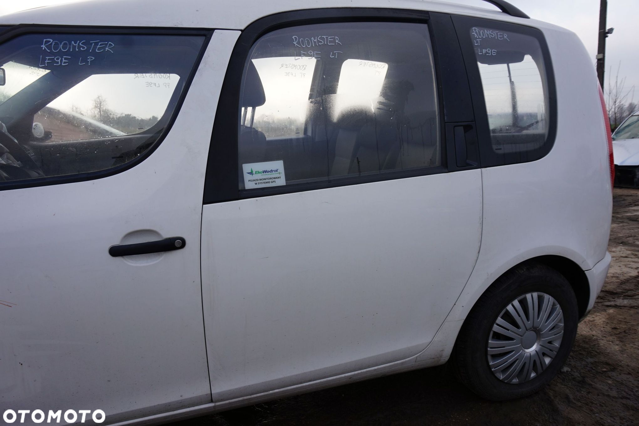 DRZWI TYLNE LEWE ROOMSTER I 5J LIFT LF9E  BIAŁY SKODA 2010-2015 - 3